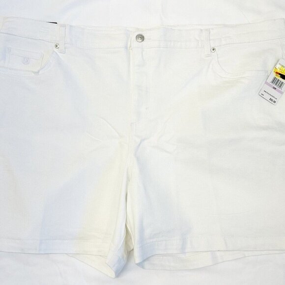 NWT GLORIA VANDERBILT Women Classic Rise White Denim Amanda Shorts Plus Size 22W - Picture 1 of 6